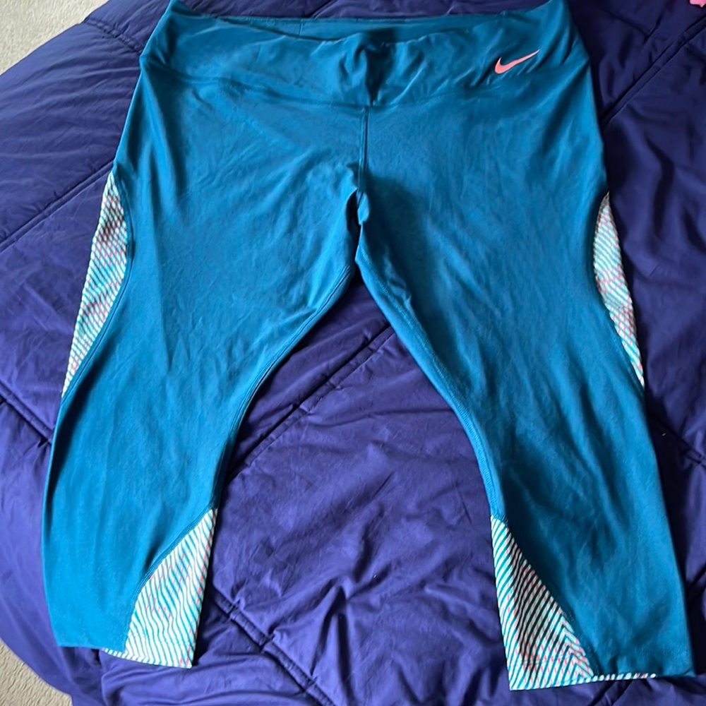 Nike Crops - 2X